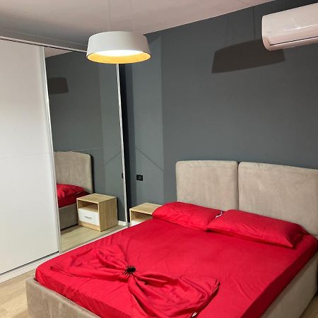 Amion Apartment In Center Of Тирана Екстериор снимка