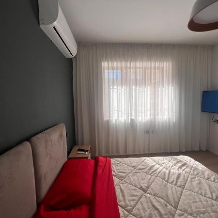 Amion Apartment In Center Of Тирана Екстериор снимка