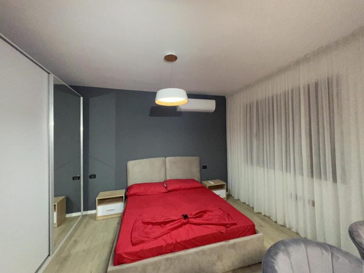 Amion Apartment In Center Of Тирана Екстериор снимка