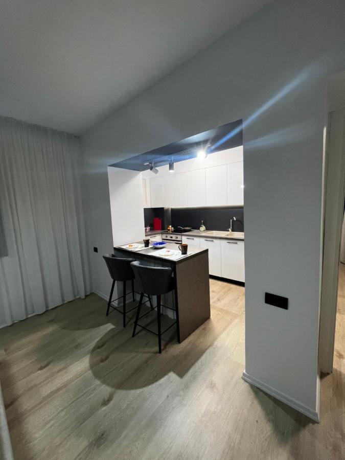 Amion Apartment In Center Of Тирана Екстериор снимка