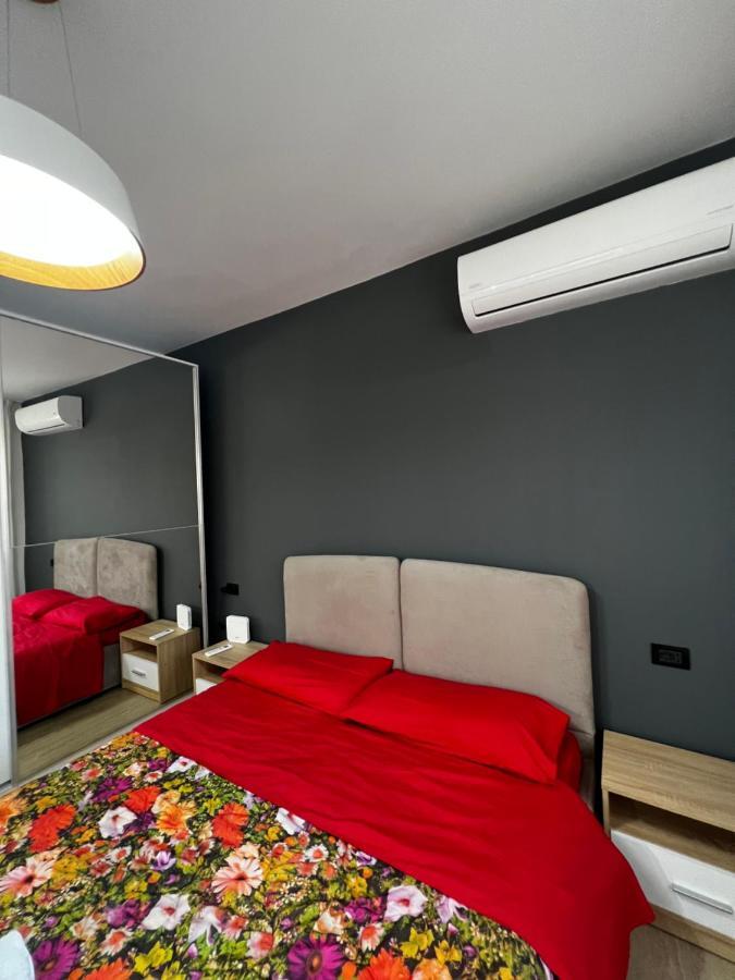 Amion Apartment In Center Of Тирана Екстериор снимка