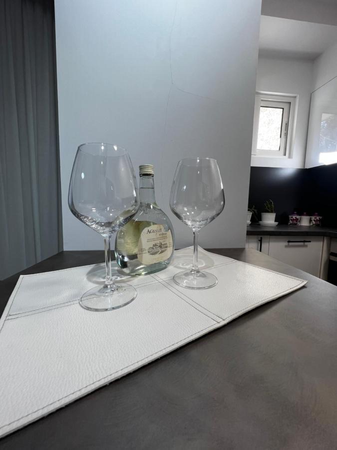 Amion Apartment In Center Of Тирана Екстериор снимка