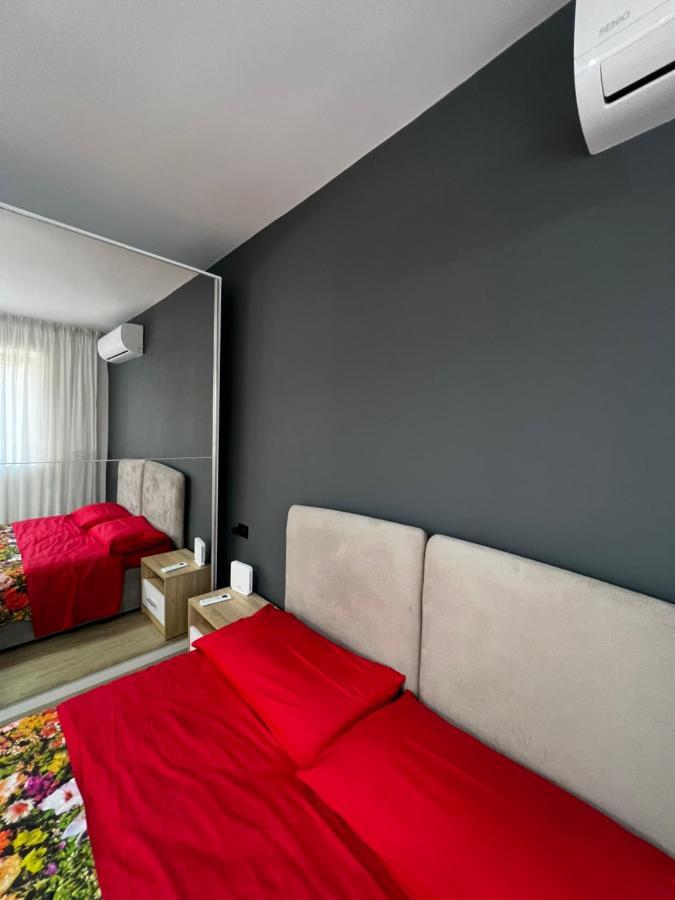 Amion Apartment In Center Of Тирана Екстериор снимка