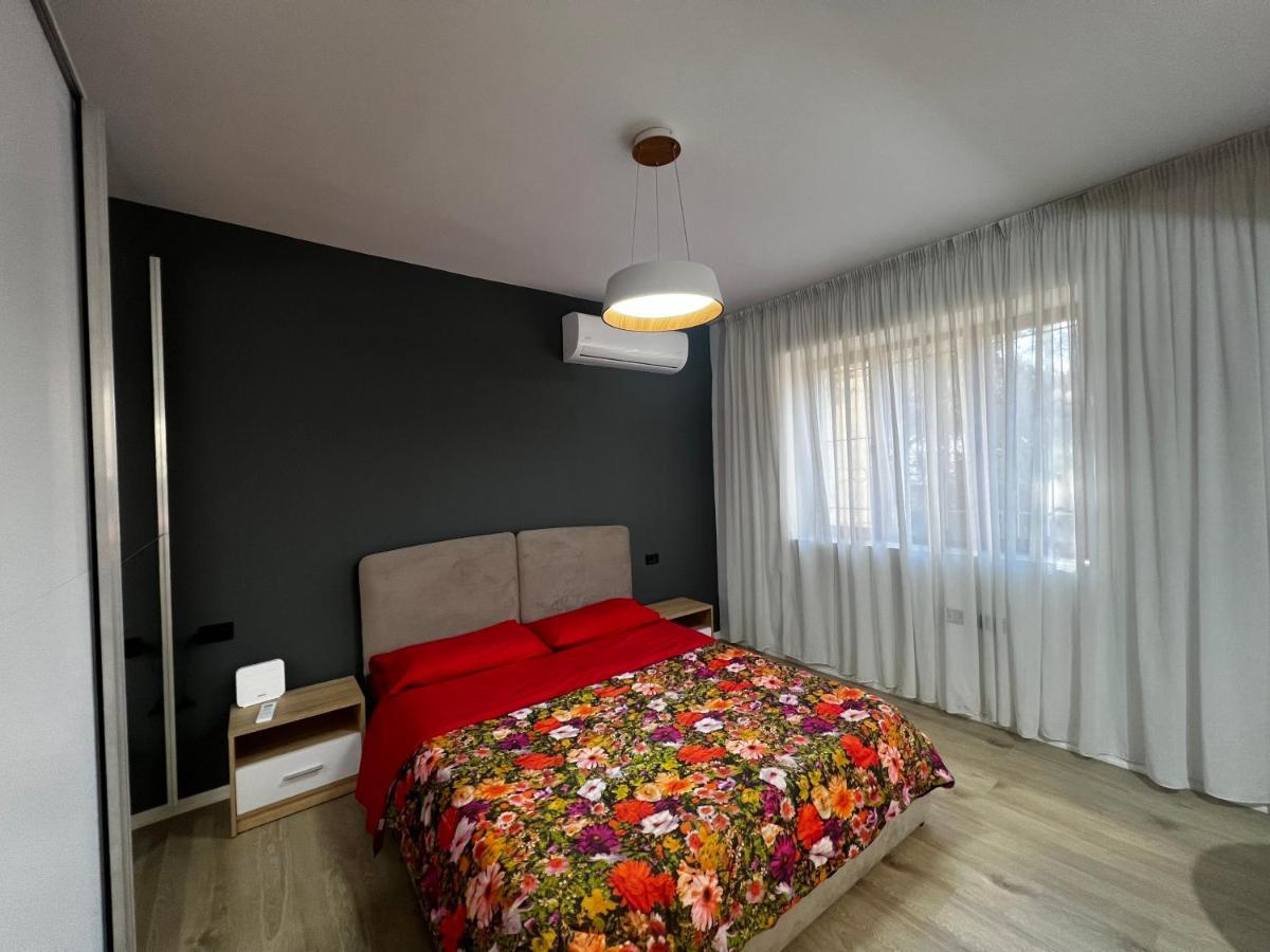 Amion Apartment In Center Of Тирана Екстериор снимка