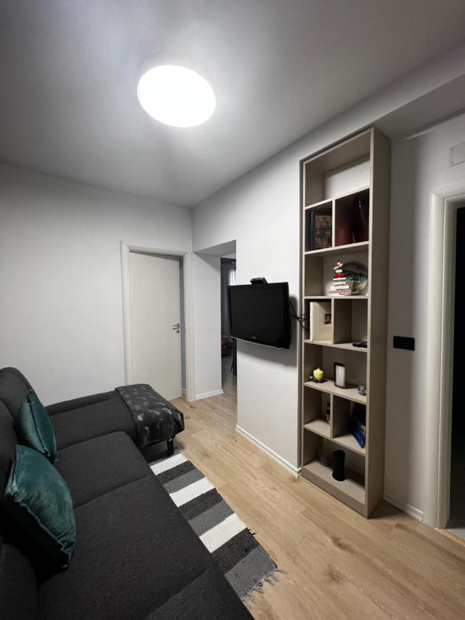 Amion Apartment In Center Of Тирана Екстериор снимка