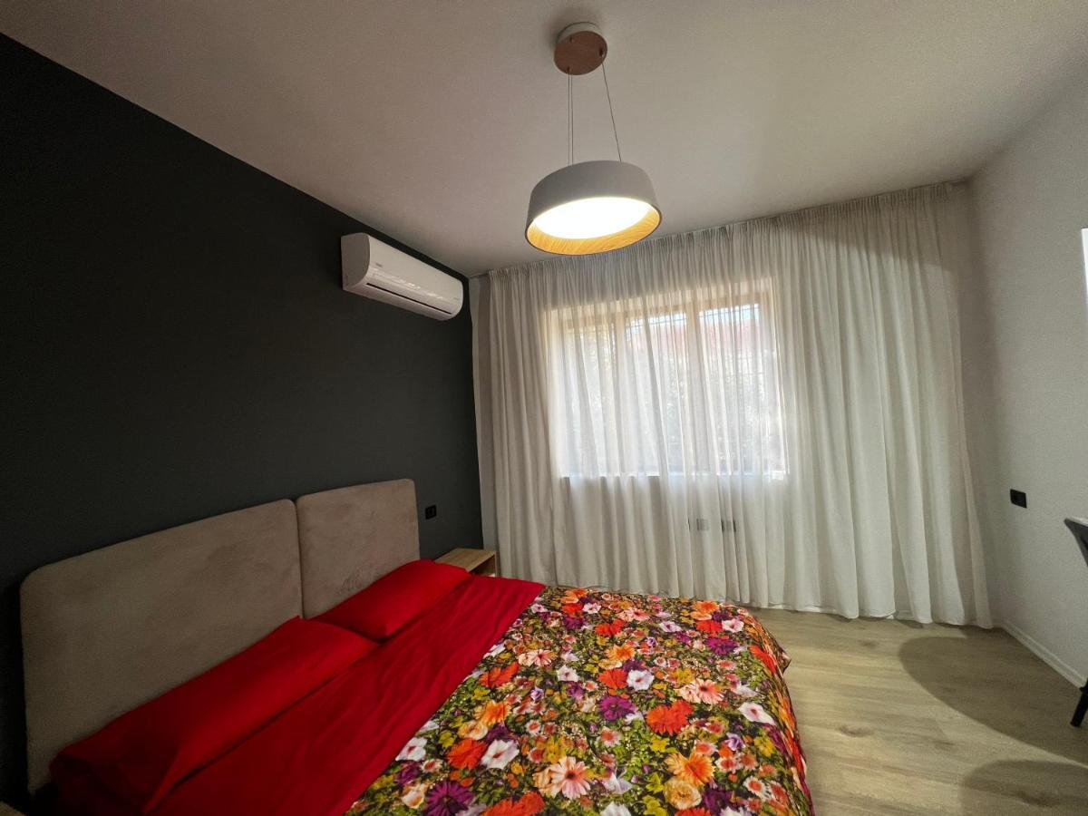Amion Apartment In Center Of Тирана Екстериор снимка