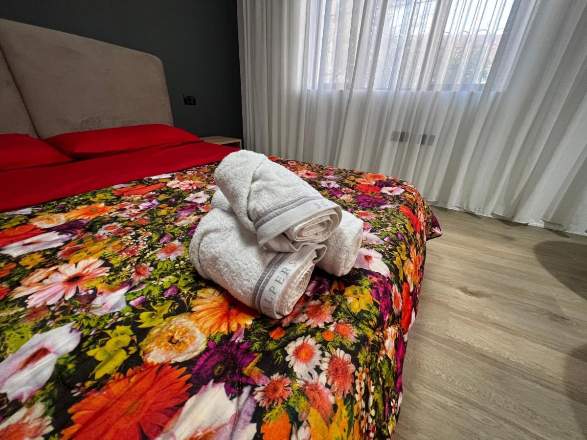 Amion Apartment In Center Of Тирана Екстериор снимка