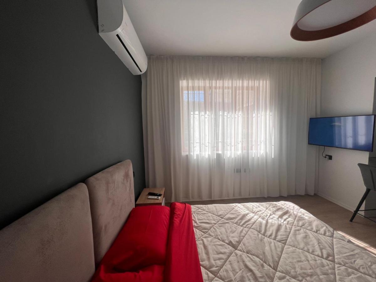 Amion Apartment In Center Of Тирана Екстериор снимка