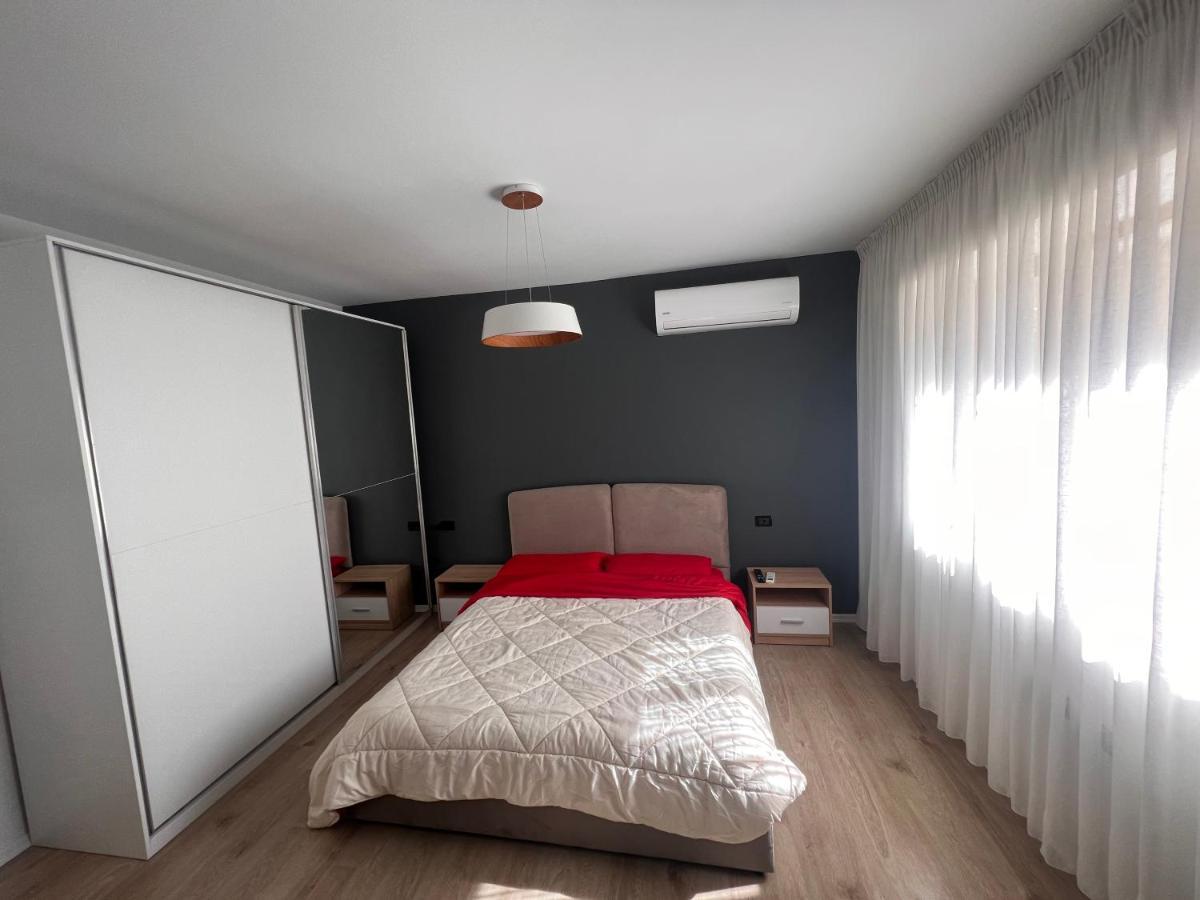 Amion Apartment In Center Of Тирана Екстериор снимка